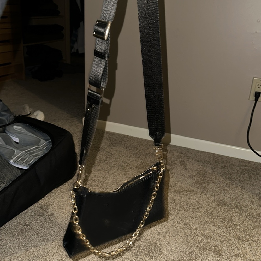 Mango Crossbody